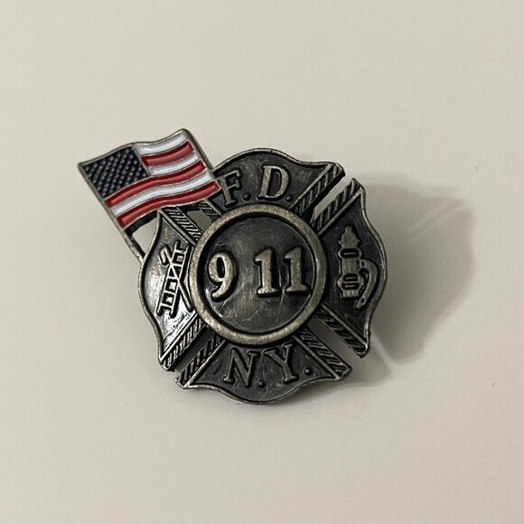 Vtg 9 11 FD NY New York Fire Department Memorial Pin Flag - Picture 2 of 8